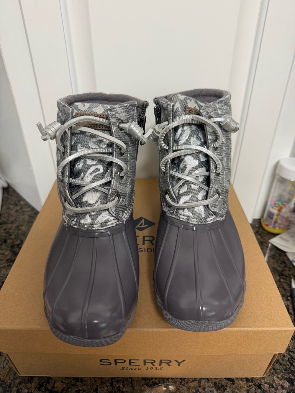 Sperry Saltwater LeoJac Silver Boots Leopard Grey New In Box Women’s Size 5 - Picture 2 of 5